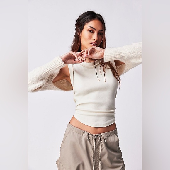 Free People cozy cream Crop Long Sleeve 6% cashmere Bolero One Size NEW - Picture 2 of 3